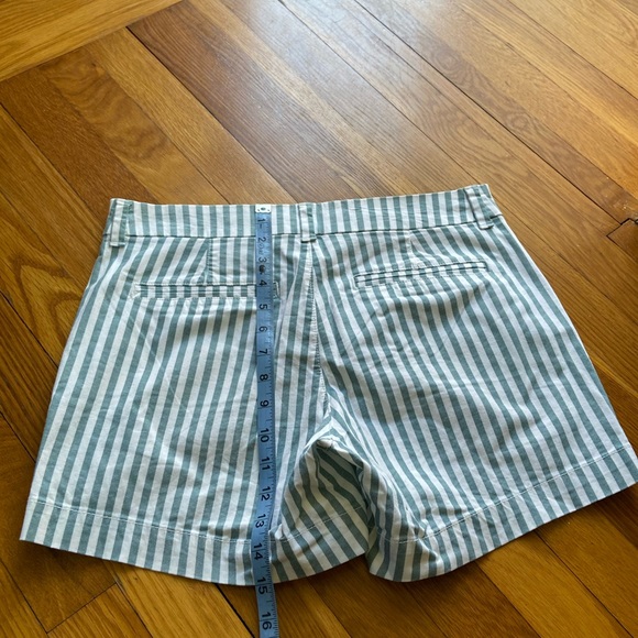 Old Navy everyday short green/white stripe size 4. - Picture 5 of 6